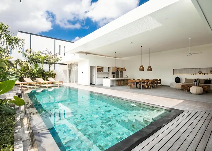 Modern 4 Bedroom Villa Heart Of Canggu 800M To Beach