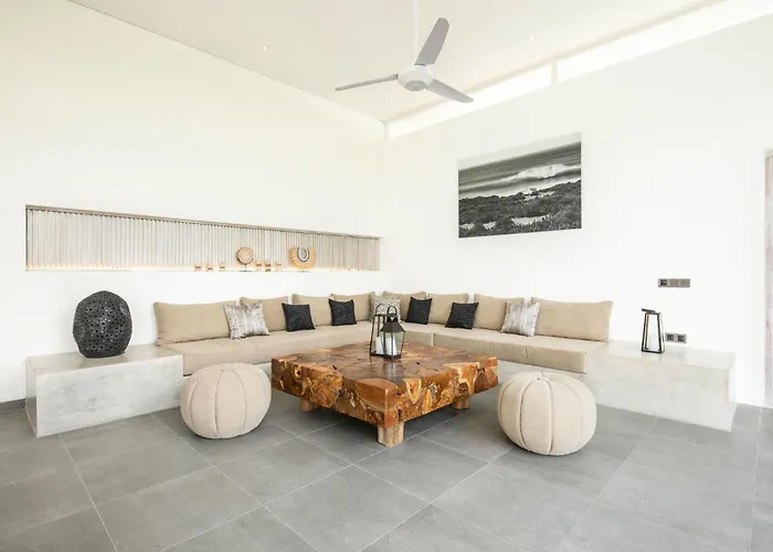 Modern 4 Bedroom Villa Heart Of Canggu 800M To Beach Canggu (Bali)