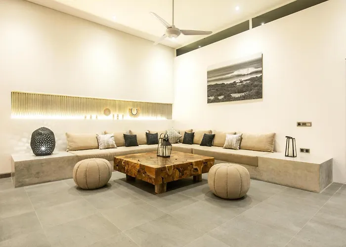 Modern 4 Bedroom Villa Heart Of Canggu 800M To Beach Villa *