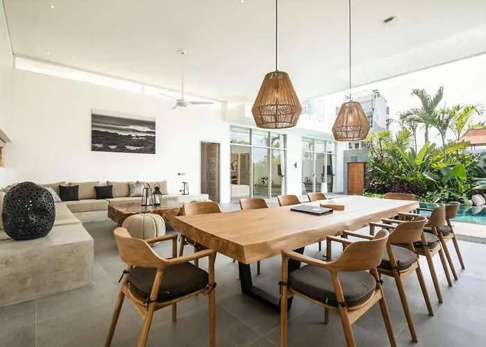 Modern 4 Bedroom Villa Heart Of Canggu 800M To Beach * Canggu (Bali)
