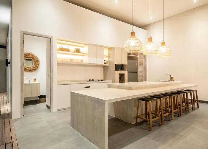 Modern 4 Bedroom Villa Heart Of Canggu 800M To Beach