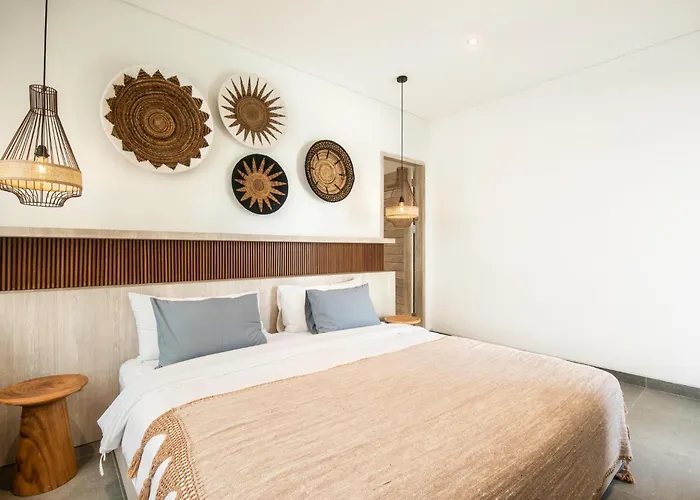 Modern 4 Bedroom Villa Heart Of Canggu 800M To Beach *