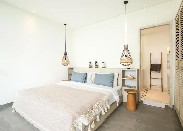 Modern 4 Bedroom Villa Heart Of Canggu 800M To Beach Villa