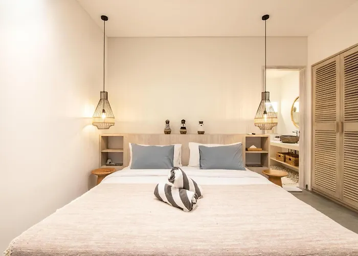 Modern 4 Bedroom Villa Heart Of Canggu 800M To Beach *