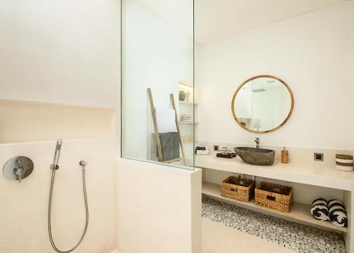 Modern 4 Bedroom Villa Heart Of Canggu 800M To Beach Villa