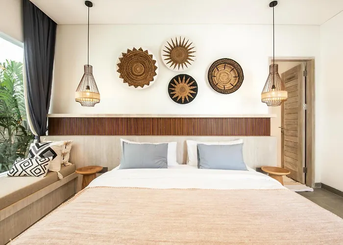 Modern 4 Bedroom Villa Heart Of Canggu 800M To Beach