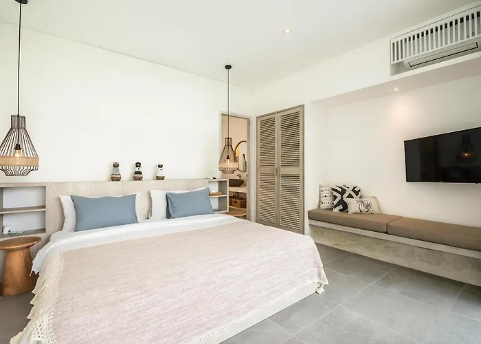 Modern 4 Bedroom Villa Heart Of Canggu 800M To Beach *
