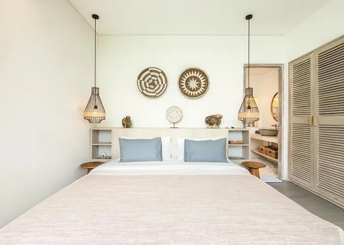 Modern 4 Bedroom Villa Heart Of Canggu 800M To Beach * Canggu (Bali)