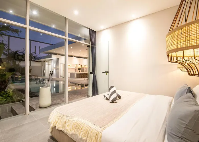 Modern 4 Bedroom Villa Heart Of Canggu 800M To Beach
