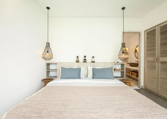 Modern 4 Bedroom Villa Heart Of Canggu 800M To Beach * Canggu (Bali)